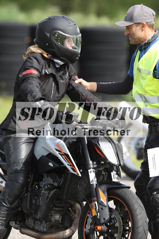 /Archiv-2025/10 23.04.2025 Cornu Master School ADR/gruen-vert/25